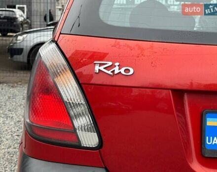 Красный Киа Рио, объемом двигателя 1.4 л и пробегом 188 тыс. км за 5700 $, фото 7 на Automoto.ua