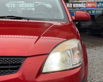 Красный Киа Рио, объемом двигателя 1.4 л и пробегом 188 тыс. км за 5700 $, фото 3 на Automoto.ua
