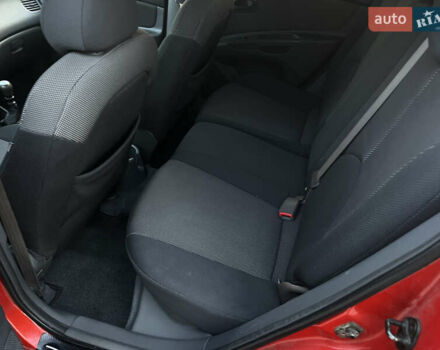 Червоний Кіа Ріо, об'ємом двигуна 1.4 л та пробігом 292 тис. км за 3999 $, фото 32 на Automoto.ua