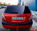 Красный Киа Рио, объемом двигателя 1.4 л и пробегом 280 тыс. км за 3600 $, фото 3 на Automoto.ua