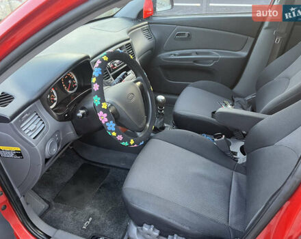 Червоний Кіа Ріо, об'ємом двигуна 1.4 л та пробігом 292 тис. км за 3999 $, фото 25 на Automoto.ua