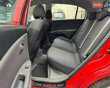Красный Киа Рио, объемом двигателя 1.4 л и пробегом 188 тыс. км за 5700 $, фото 16 на Automoto.ua