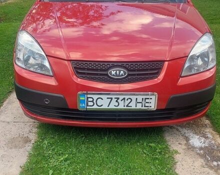 Красный Киа Рио, объемом двигателя 1.4 л и пробегом 231 тыс. км за 3500 $, фото 4 на Automoto.ua