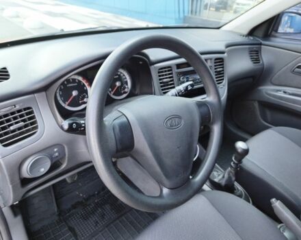 Красный Киа Рио, объемом двигателя 1.4 л и пробегом 280 тыс. км за 3622 $, фото 6 на Automoto.ua