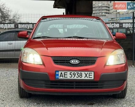 Красный Киа Рио, объемом двигателя 1.4 л и пробегом 188 тыс. км за 5700 $, фото 2 на Automoto.ua
