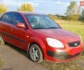 Красный Киа Рио, объемом двигателя 1.4 л и пробегом 202 тыс. км за 5400 $, фото 1 на Automoto.ua