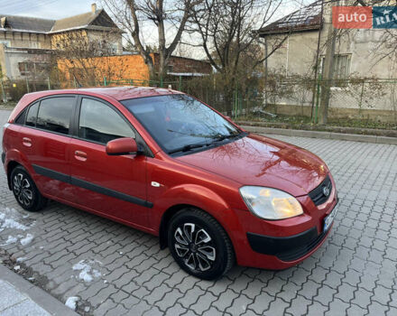 Червоний Кіа Ріо, об'ємом двигуна 1.4 л та пробігом 292 тис. км за 3999 $, фото 4 на Automoto.ua