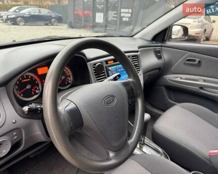 Красный Киа Рио, объемом двигателя 1.4 л и пробегом 188 тыс. км за 5700 $, фото 18 на Automoto.ua