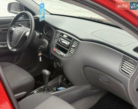 Красный Киа Рио, объемом двигателя 1.4 л и пробегом 110 тыс. км за 5900 $, фото 19 на Automoto.ua