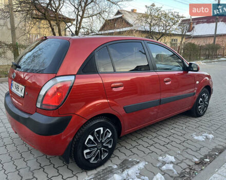 Червоний Кіа Ріо, об'ємом двигуна 1.4 л та пробігом 292 тис. км за 3999 $, фото 5 на Automoto.ua