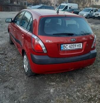 Красный Киа Рио, объемом двигателя 1.5 л и пробегом 263 тыс. км за 3500 $, фото 4 на Automoto.ua