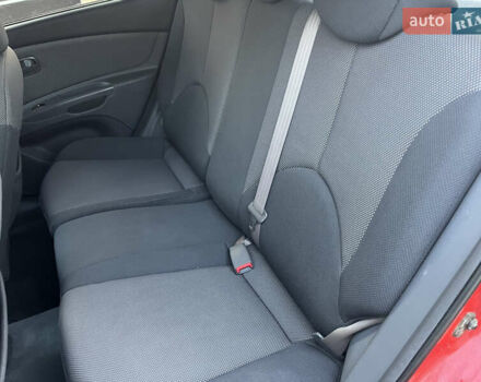 Червоний Кіа Ріо, об'ємом двигуна 1.4 л та пробігом 292 тис. км за 3999 $, фото 31 на Automoto.ua