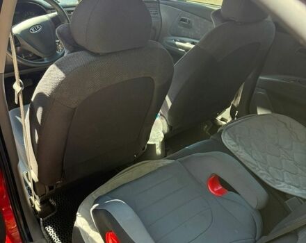 Красный Киа Рио, объемом двигателя 1.4 л и пробегом 155 тыс. км за 5800 $, фото 19 на Automoto.ua