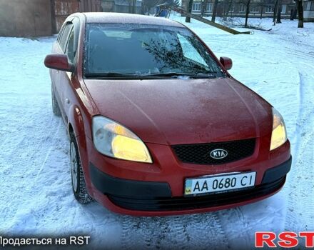 Червоний Кіа Ріо, об'ємом двигуна 1.4 л та пробігом 250 тис. км за 4500 $, фото 2 на Automoto.ua