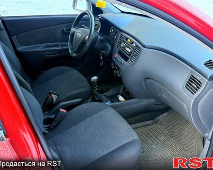 Красный Киа Рио, объемом двигателя 1.4 л и пробегом 250 тыс. км за 4700 $, фото 10 на Automoto.ua