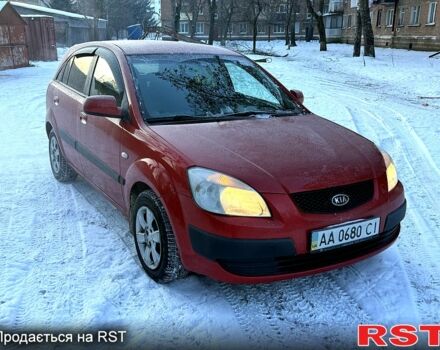 Червоний Кіа Ріо, об'ємом двигуна 1.4 л та пробігом 250 тис. км за 4500 $, фото 7 на Automoto.ua