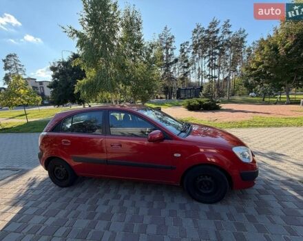Красный Киа Рио, объемом двигателя 1.6 л и пробегом 269 тыс. км за 4800 $, фото 2 на Automoto.ua