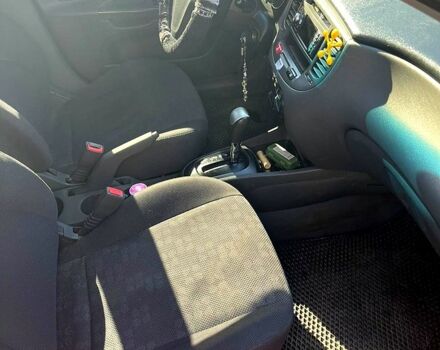 Красный Киа Рио, объемом двигателя 1.4 л и пробегом 214 тыс. км за 6500 $, фото 3 на Automoto.ua