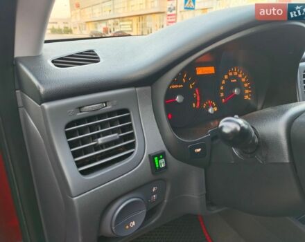 Червоний Кіа Ріо, об'ємом двигуна 1.4 л та пробігом 162 тис. км за 6200 $, фото 7 на Automoto.ua