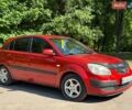 Красный Киа Рио, объемом двигателя 1.4 л и пробегом 155 тыс. км за 5800 $, фото 3 на Automoto.ua