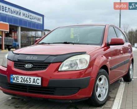 Красный Киа Рио, объемом двигателя 1.4 л и пробегом 153 тыс. км за 6499 $, фото 2 на Automoto.ua