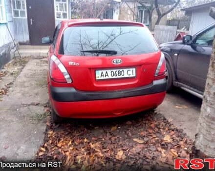 Красный Киа Рио, объемом двигателя 1.4 л и пробегом 170 тыс. км за 4499 $, фото 3 на Automoto.ua