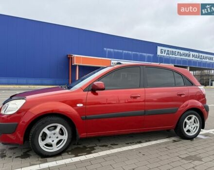 Красный Киа Рио, объемом двигателя 1.4 л и пробегом 153 тыс. км за 6499 $, фото 7 на Automoto.ua