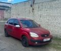 Червоний Кіа Ріо, об'ємом двигуна 1.4 л та пробігом 280 тис. км за 1900 $, фото 1 на Automoto.ua