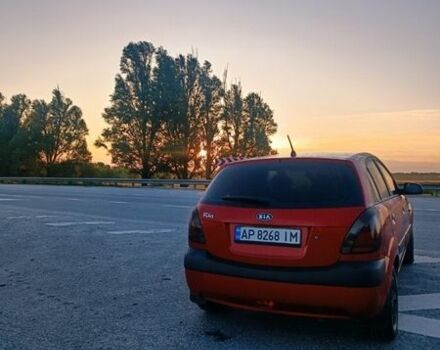 Червоний Кіа Ріо, об'ємом двигуна 1.4 л та пробігом 230 тис. км за 4100 $, фото 7 на Automoto.ua