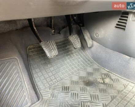 Красный Киа Рио, объемом двигателя 1.4 л и пробегом 216 тыс. км за 3900 $, фото 21 на Automoto.ua