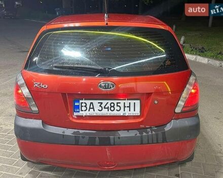 Красный Киа Рио, объемом двигателя 1.4 л и пробегом 214 тыс. км за 6500 $, фото 1 на Automoto.ua