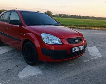 Червоний Кіа Ріо, об'ємом двигуна 1.4 л та пробігом 230 тис. км за 4100 $, фото 2 на Automoto.ua