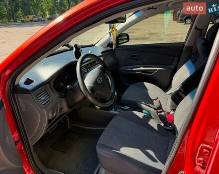 Красный Киа Рио, объемом двигателя 1.4 л и пробегом 155 тыс. км за 5800 $, фото 17 на Automoto.ua