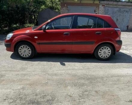 Красный Киа Рио, объемом двигателя 1.4 л и пробегом 205 тыс. км за 4499 $, фото 2 на Automoto.ua