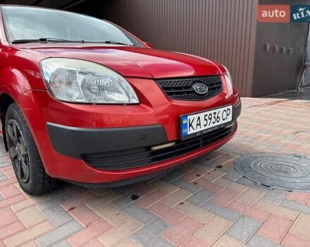 Красный Киа Рио, объемом двигателя 1.4 л и пробегом 193 тыс. км за 4700 $, фото 1 на Automoto.ua