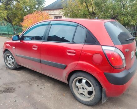 Красный Киа Рио, объемом двигателя 1.4 л и пробегом 218 тыс. км за 4200 $, фото 1 на Automoto.ua