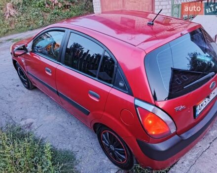 Красный Киа Рио, объемом двигателя 1.4 л и пробегом 275 тыс. км за 4000 $, фото 3 на Automoto.ua