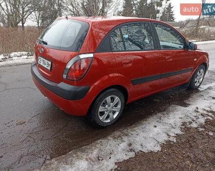 Червоний Кіа Ріо, об'ємом двигуна 1.4 л та пробігом 202 тис. км за 3999 $, фото 16 на Automoto.ua