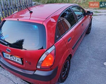 Красный Киа Рио, объемом двигателя 1.4 л и пробегом 240 тыс. км за 4200 $, фото 5 на Automoto.ua