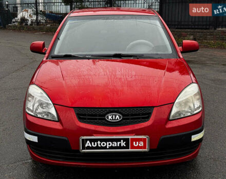 Красный Киа Рио, объемом двигателя 1.4 л и пробегом 189 тыс. км за 6490 $, фото 4 на Automoto.ua