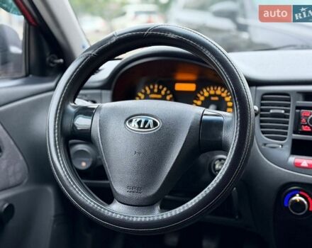 Красный Киа Рио, объемом двигателя 1.4 л и пробегом 178 тыс. км за 4500 $, фото 44 на Automoto.ua