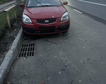 Червоний Кіа Ріо, об'ємом двигуна 1.4 л та пробігом 280 тис. км за 2600 $, фото 2 на Automoto.ua