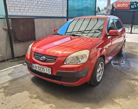 Червоний Кіа Ріо, об'ємом двигуна 1.4 л та пробігом 190 тис. км за 3800 $, фото 1 на Automoto.ua