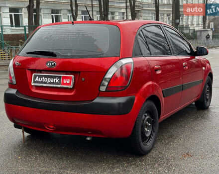 Красный Киа Рио, объемом двигателя 1.4 л и пробегом 189 тыс. км за 6490 $, фото 11 на Automoto.ua
