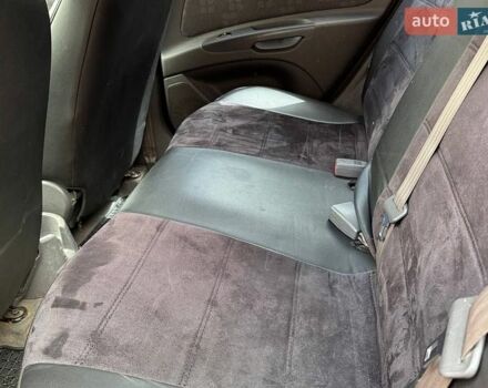 Красный Киа Рио, объемом двигателя 1.4 л и пробегом 193 тыс. км за 4700 $, фото 11 на Automoto.ua