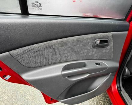 Красный Киа Рио, объемом двигателя 1.4 л и пробегом 189 тыс. км за 6490 $, фото 20 на Automoto.ua