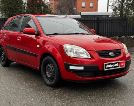 Красный Киа Рио, объемом двигателя 1.4 л и пробегом 189 тыс. км за 6490 $, фото 7 на Automoto.ua