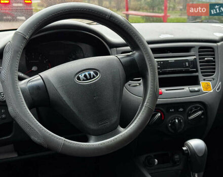 Красный Киа Рио, объемом двигателя 1.4 л и пробегом 189 тыс. км за 6490 $, фото 24 на Automoto.ua