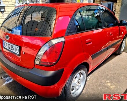 Красный Киа Рио, объемом двигателя 1.4 л и пробегом 180 тыс. км за 3800 $, фото 1 на Automoto.ua