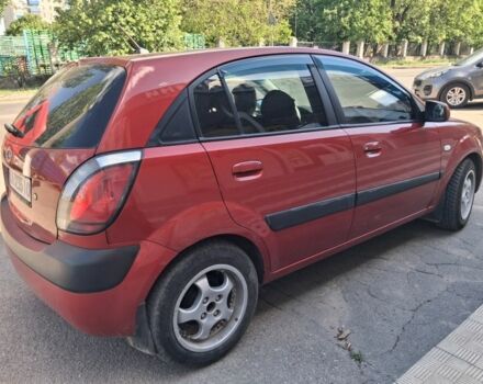 Красный Киа Рио, объемом двигателя 1.4 л и пробегом 230 тыс. км за 3850 $, фото 2 на Automoto.ua